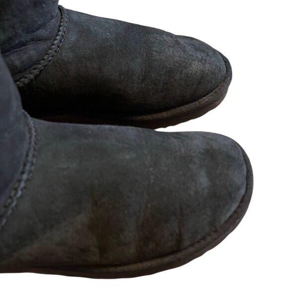 UGG WOMENS Bailey Button Short Boots Size 7 Black Sheepskin Suede Winter Warm - Picture 6 of 13